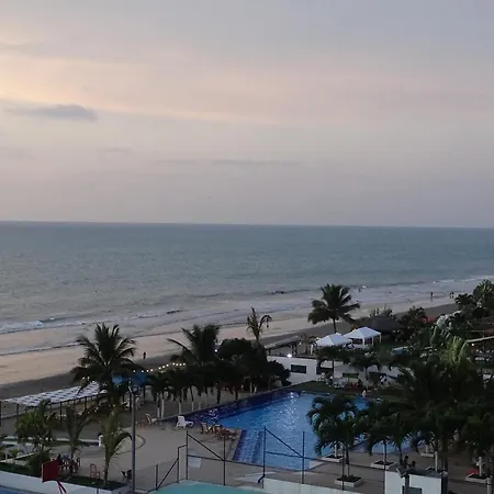 Moderno Departamento Familiar Con Vista Al Mar Y Wi-Fi Apartment Esmeraldas Exterior photo